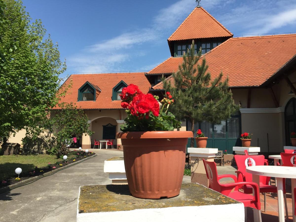 Garden Panzio Bed & Breakfast Balatonkeresztur Luaran gambar