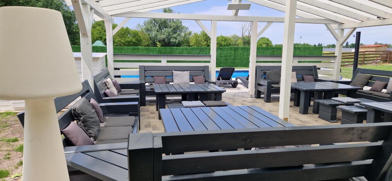 Garden Panzio Bed & Breakfast Balatonkeresztur Luaran gambar